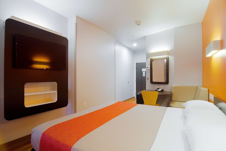 Room 7 of 38