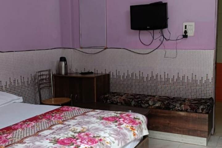 Room 9 of 17