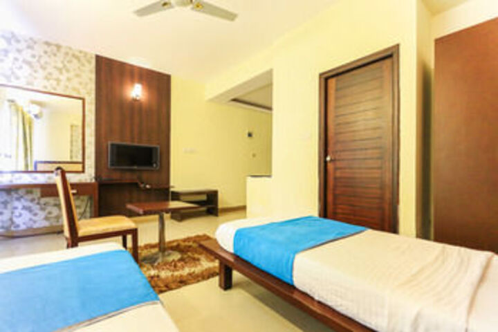 Room 9 of 26