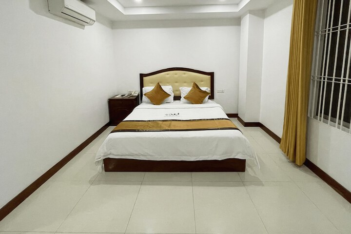 Room 6 of 11
