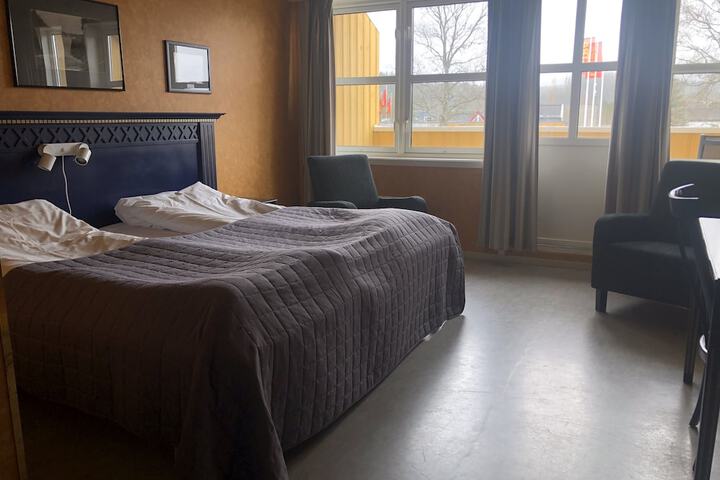 Room 10 of 46