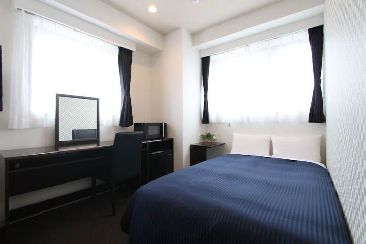 Room 5 of 20