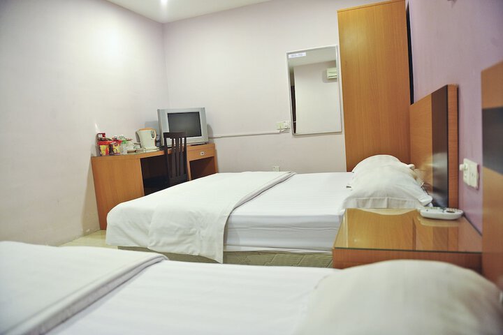 Room 11 of 35