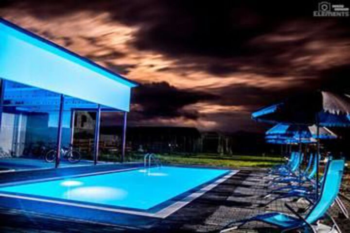 Pool 25 of 25