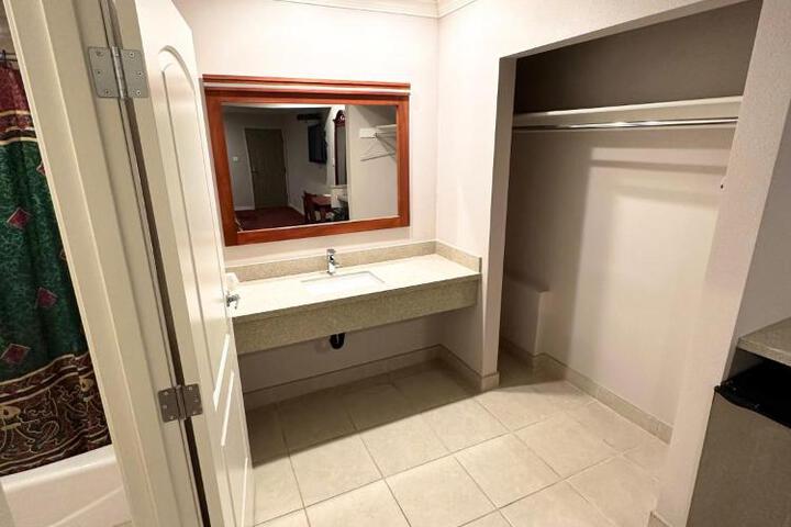 Superior Single Room (4 of 6)