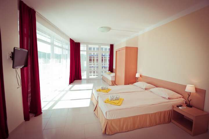 Room 15 of 49