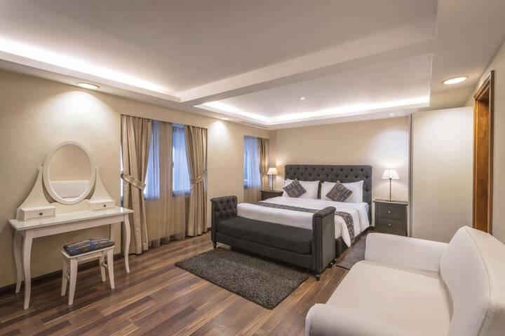Room 5 of 36