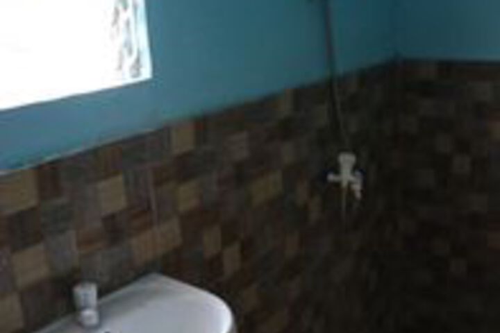 Room 6 of 32