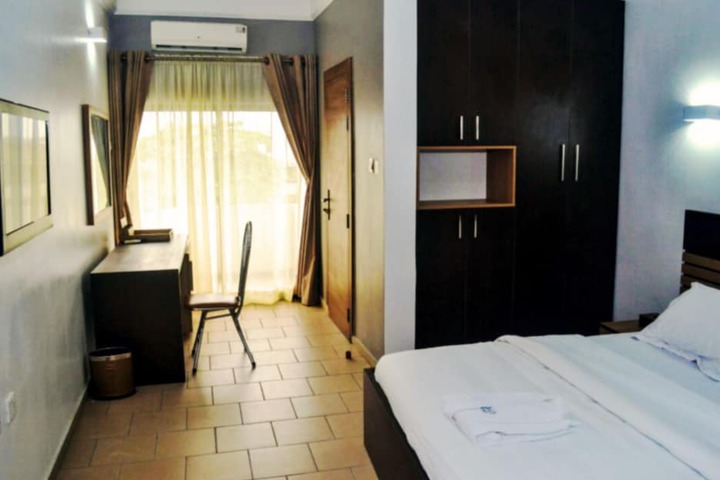 Room 3 of 29
