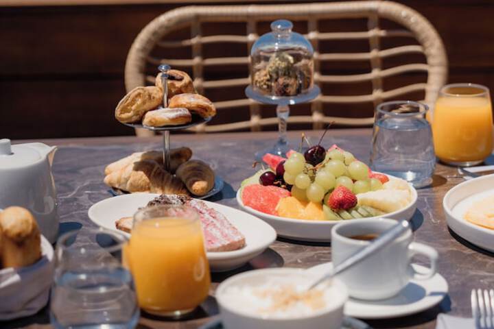 Breakfast/Coffee Service 65 of 86