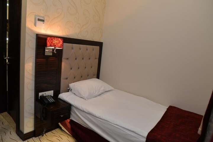 Room 42 of 94