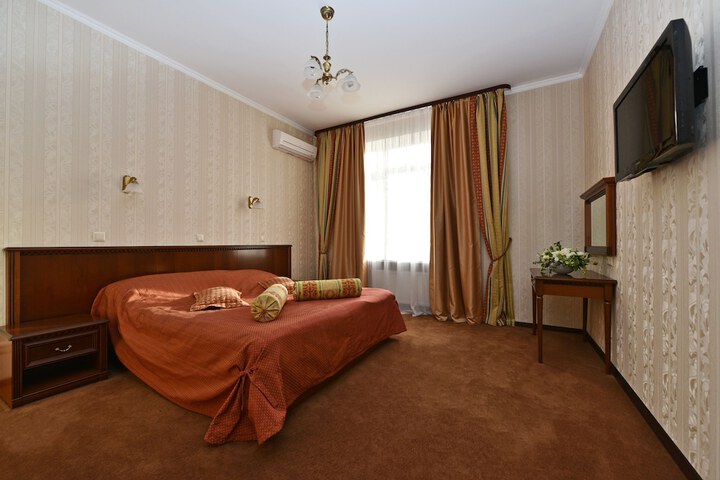 Room 14 of 97