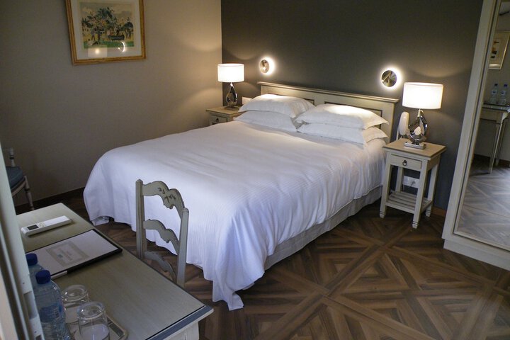 Room 14 of 50