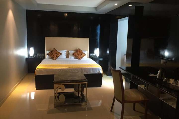 Room 2 of 21