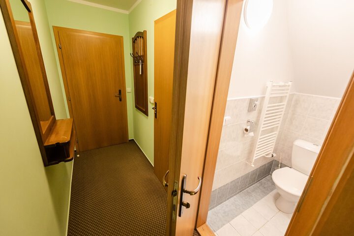 Room 66 of 128