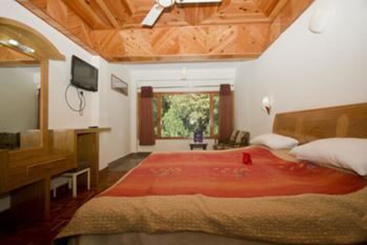 Room 11 of 28