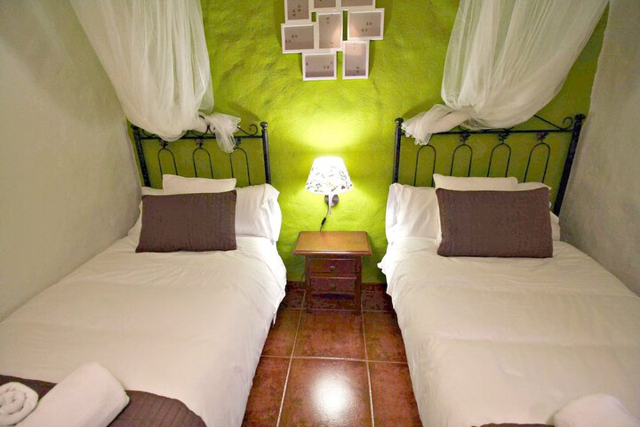 Room 6 of 132