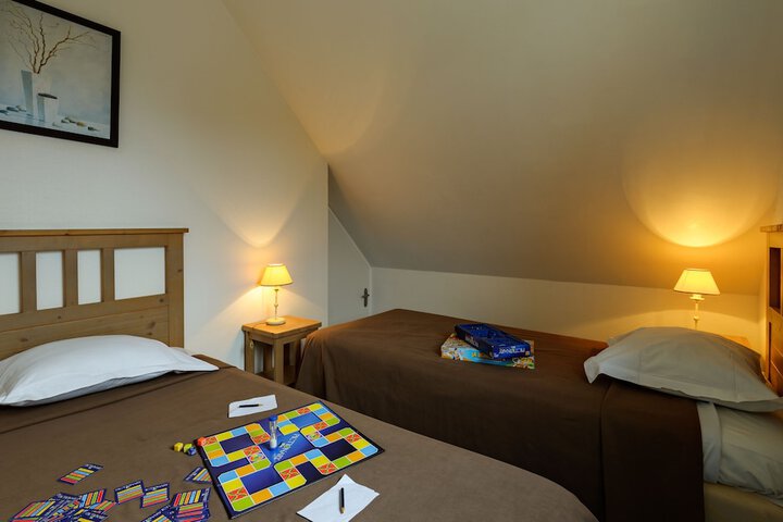 Room 3 of 28