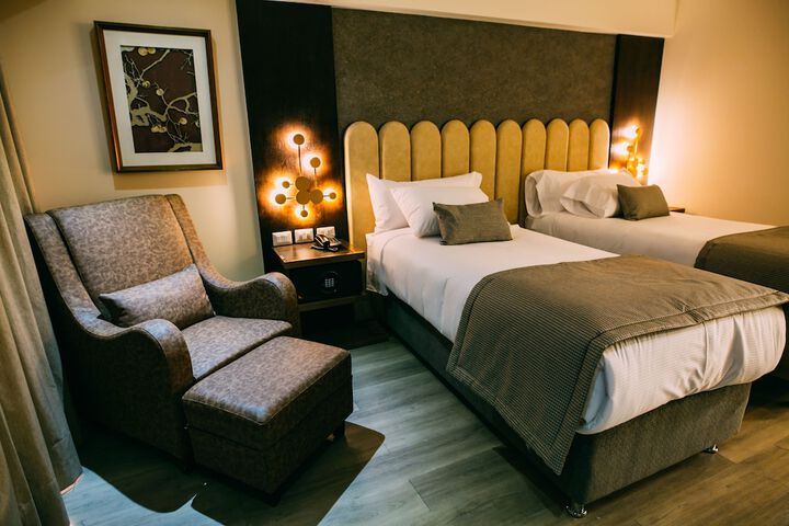 Room 2 of 41