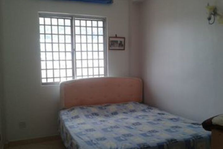 Room 6 of 25