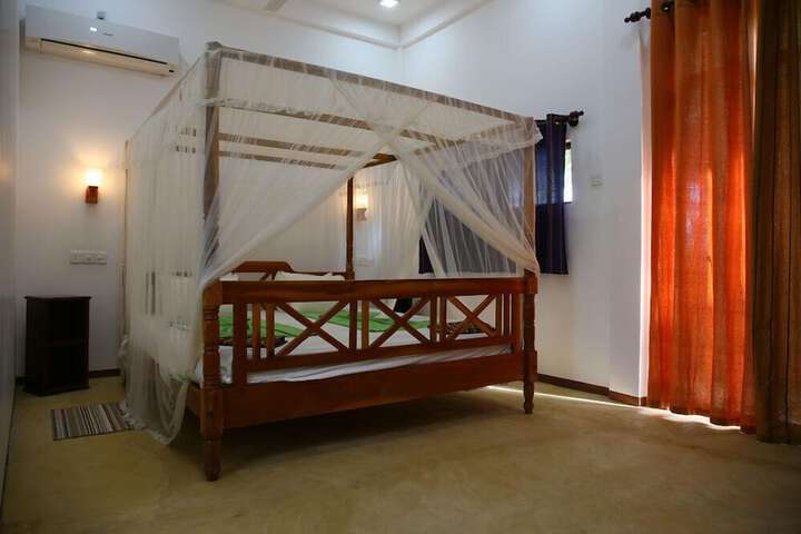 Room 7 of 25
