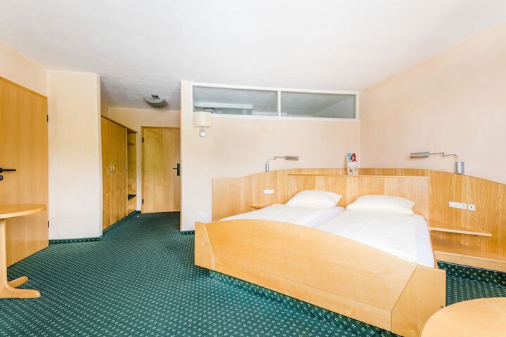 Room 8 of 21