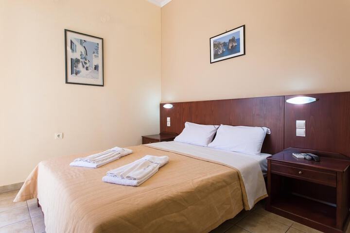 Room 5 of 23