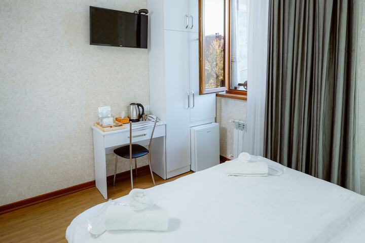 Room 45 of 77