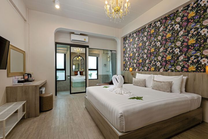 Room 74 of 90