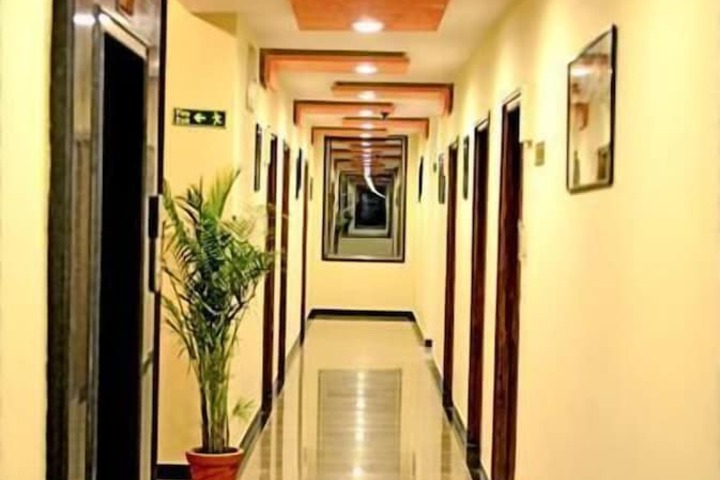Ballroom/Hall 31 of 33