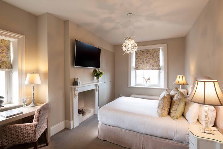 Room 2 of 43