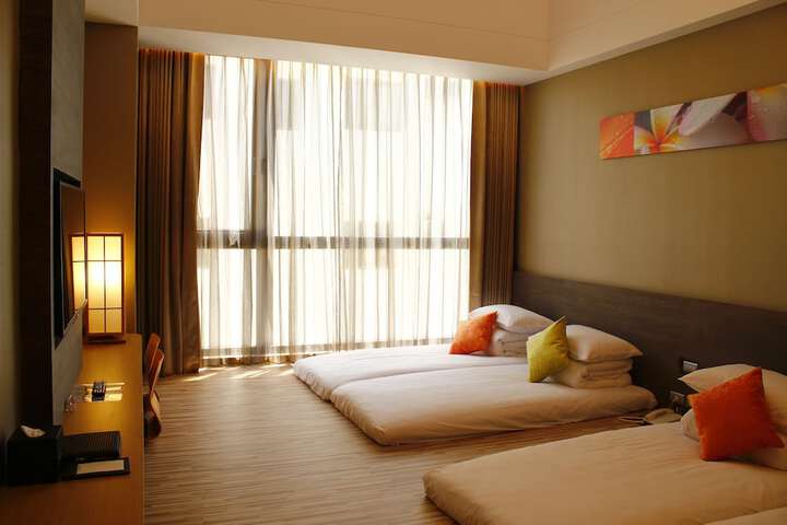 Room 17 of 50