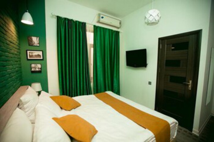 Room 18 of 26