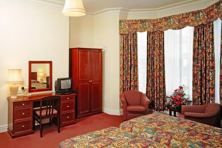 Room 18 of 43
