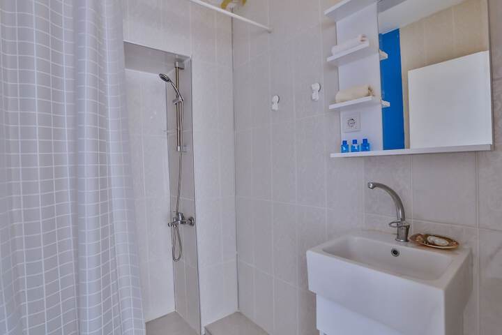 Room 33 of 54