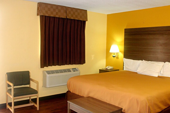 Room 8 of 42