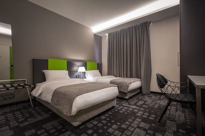 Room 14 of 24