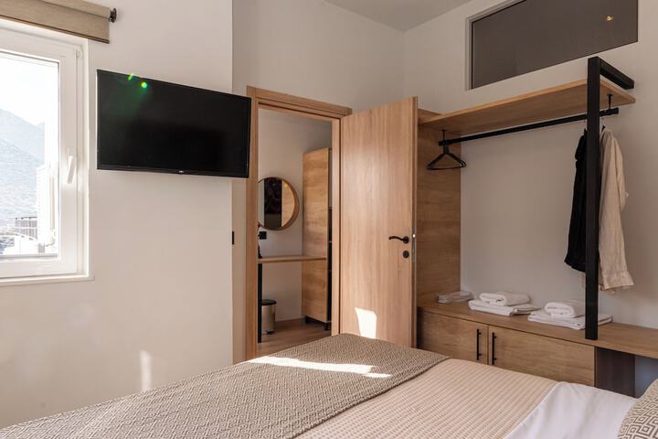 Room 34 of 54