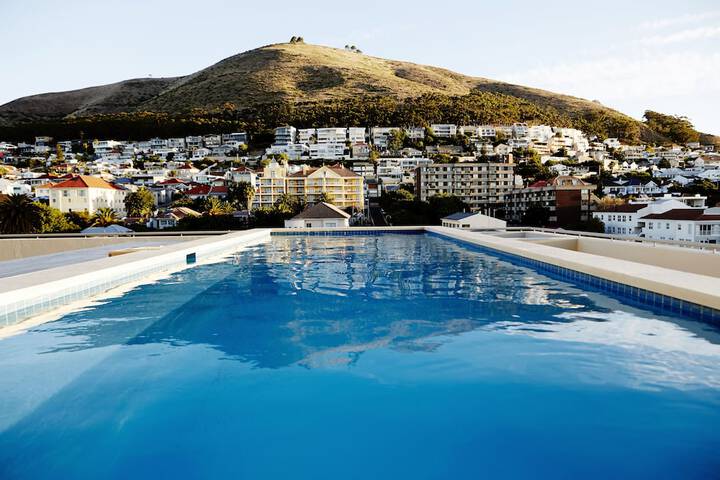 Pool Hotel