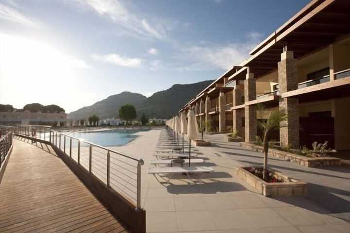 Hotel Pool
