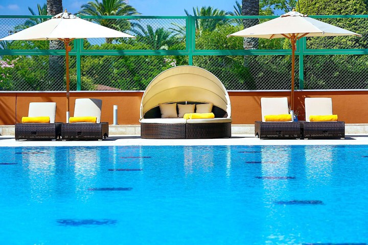 Pool 58 of 102