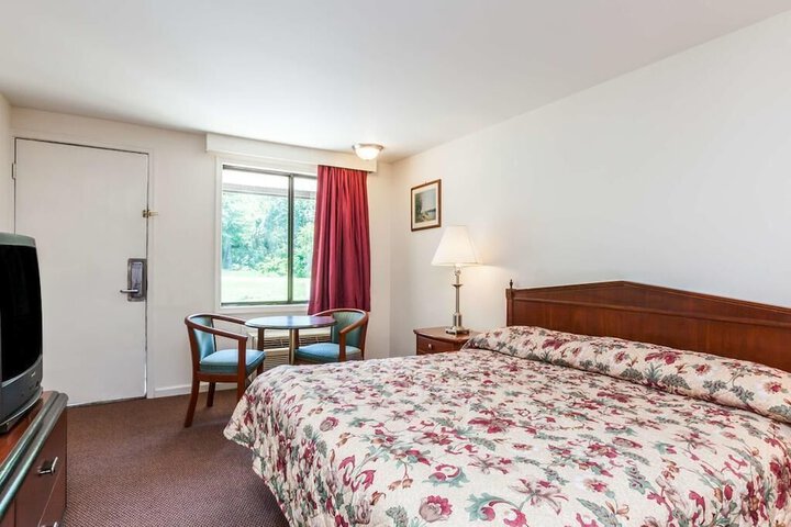Room 13 of 34