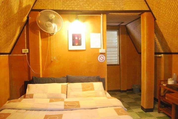 Room 28 of 75