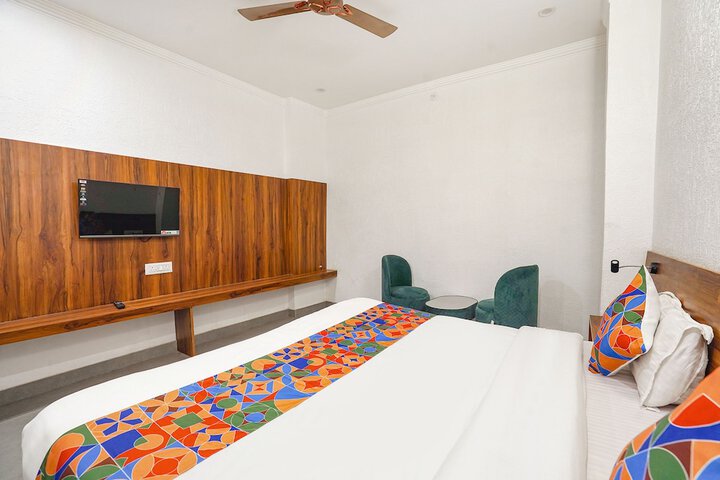 Room 27 of 39