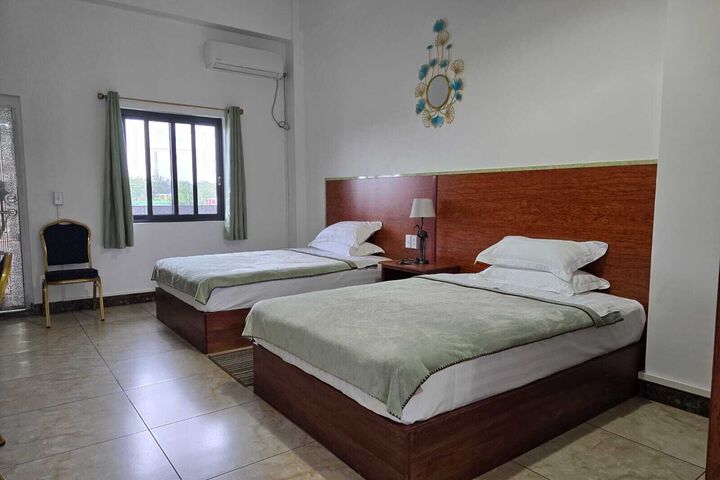 Room 2 of 7