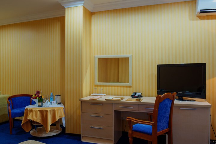 Room 7 of 64