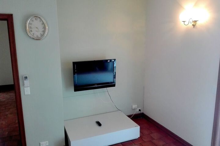 Room 25 of 38