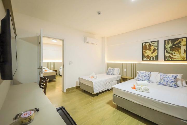 Room 4 of 33