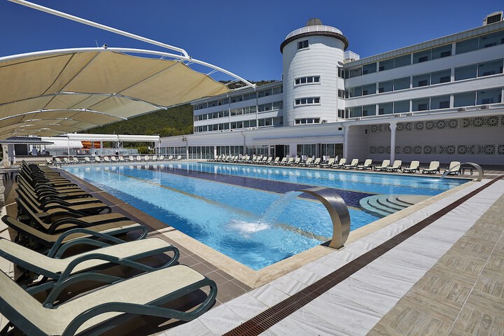 Pool 38 of 101