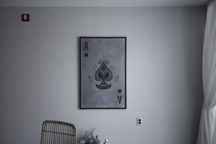 Room 17 of 77